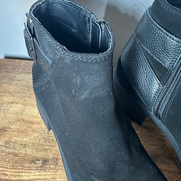 CLARKS Memi Buckle Black Suede Black Suede Bootie Womans size 8 - Picture 3 of 11